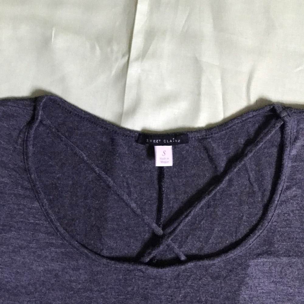 $7 MOVING SALE! Graphic tee - Picture 3 of 4